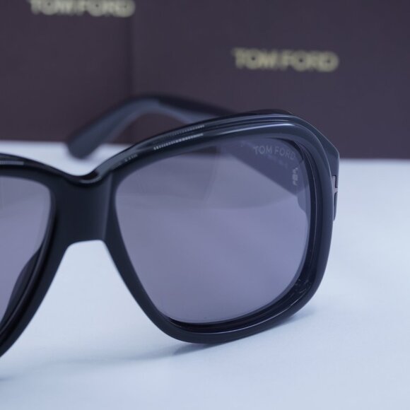 Tom Ford Lyle FT0837-N 01C Square Sunglasses - Black/Grey main image 3